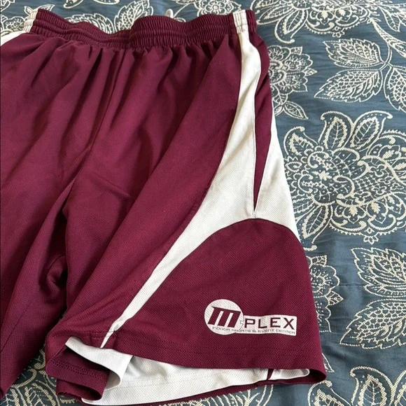 Maroon and White Men Shorts -L - Picture 2 of 9
